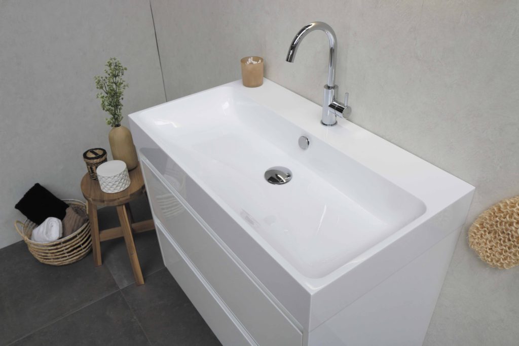 when to replace plumbing fixtures like sinks